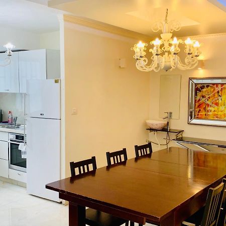 Royal Beach Front Apartments Netanya Eksteriør billede