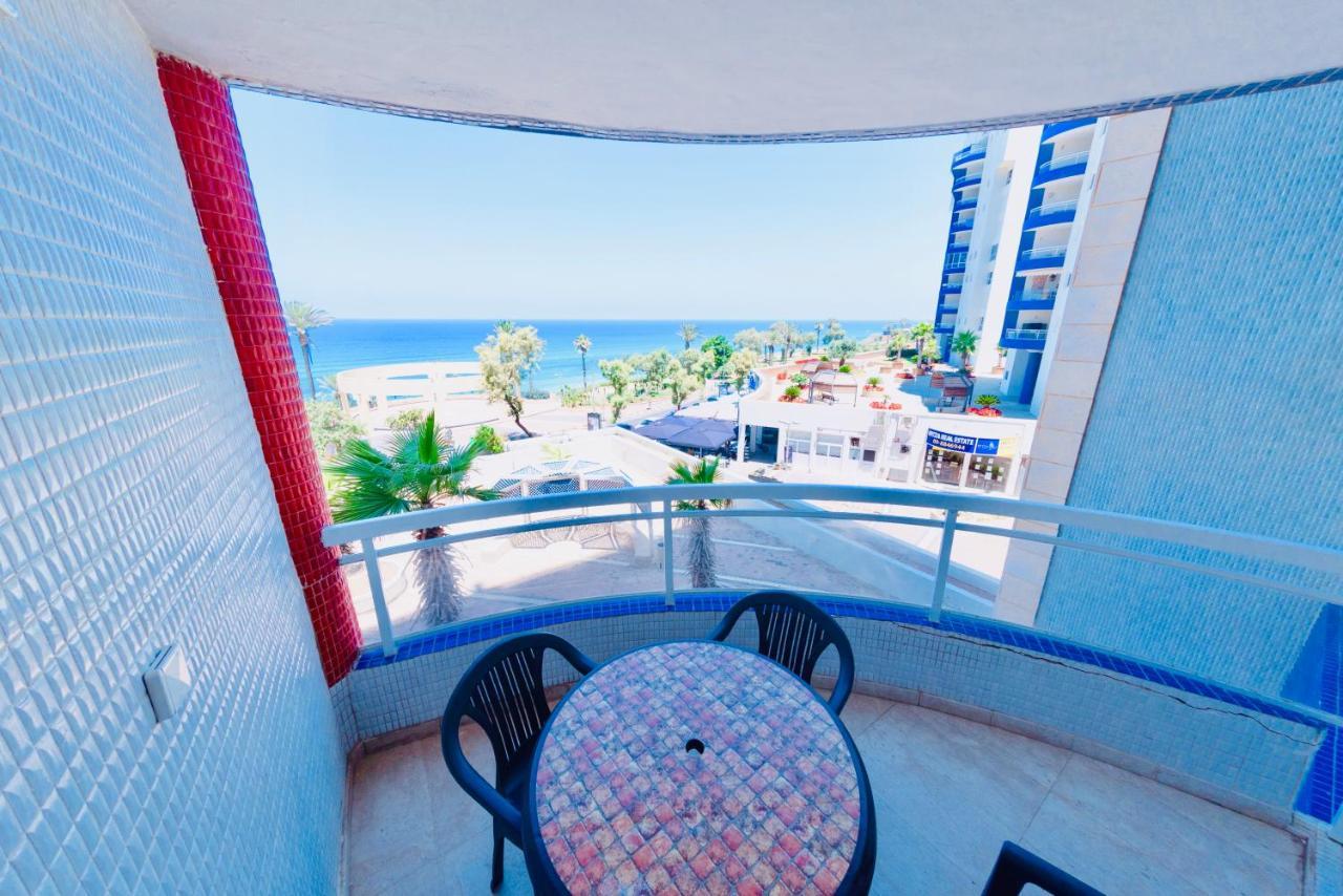Royal Beach Front Apartments Netanya Eksteriør billede