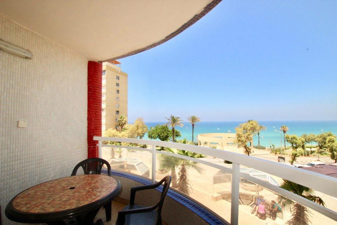 Royal Beach Front Apartments Netanya Eksteriør billede