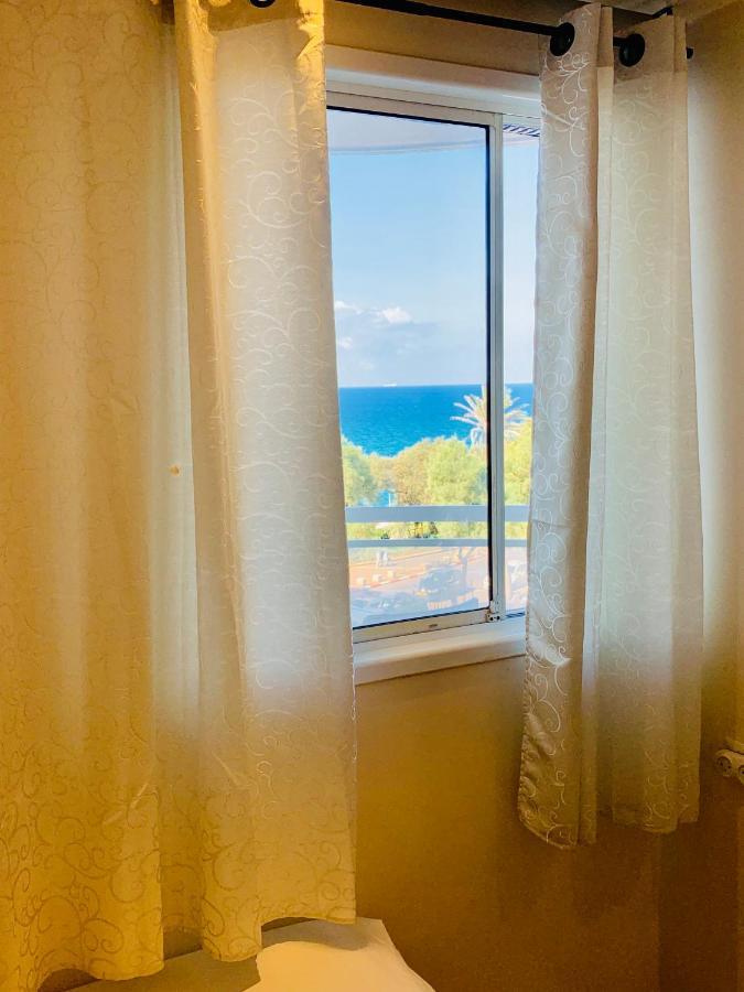 Royal Beach Front Apartments Netanya Eksteriør billede